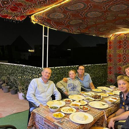 Jana Pyramids View In 3 Bed and Breakfast Kafret el-Gabal Exteriör bild