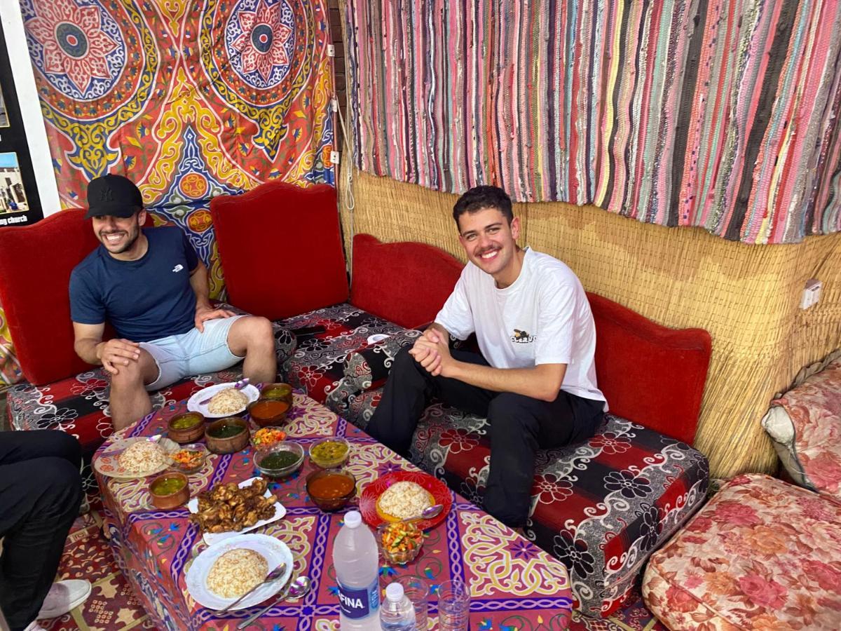 Jana Pyramids View In 3 Bed and Breakfast Kafret el-Gabal Exteriör bild