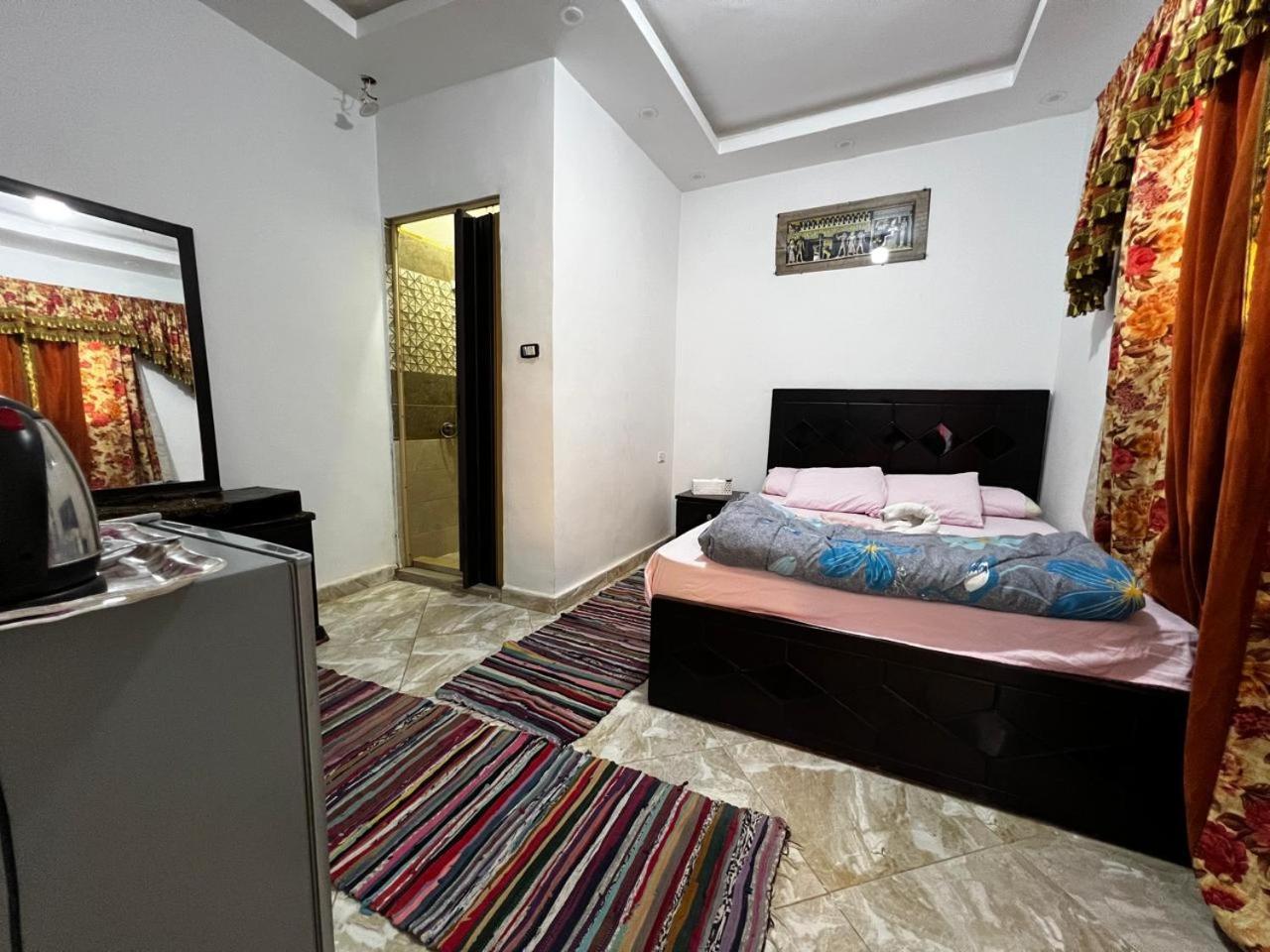 Jana Pyramids View In 3 Bed and Breakfast Kafret el-Gabal Exteriör bild