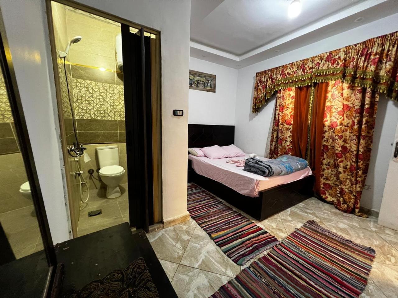 Jana Pyramids View In 3 Bed and Breakfast Kafret el-Gabal Exteriör bild
