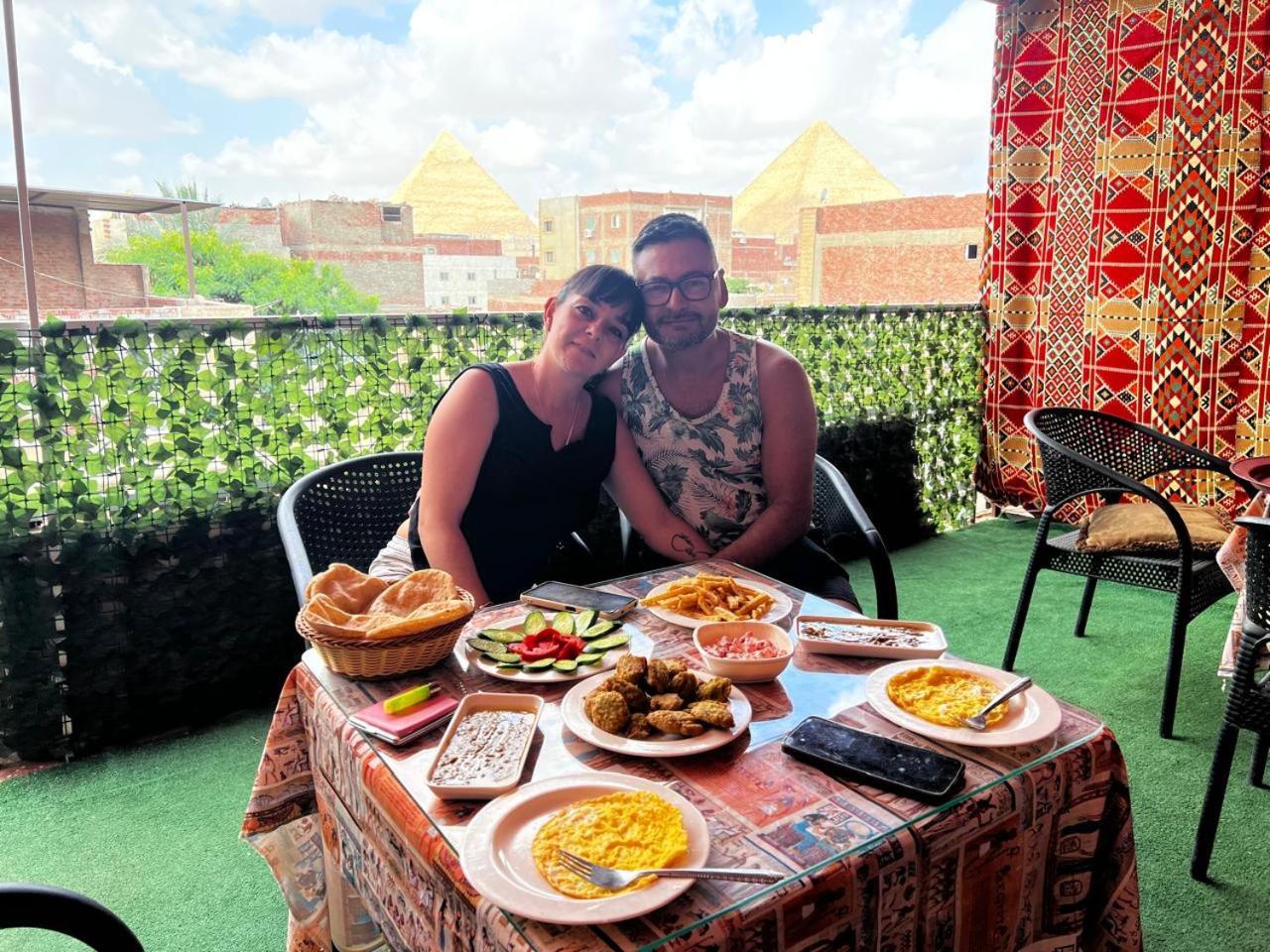 Jana Pyramids View In 3 Bed and Breakfast Kafret el-Gabal Exteriör bild